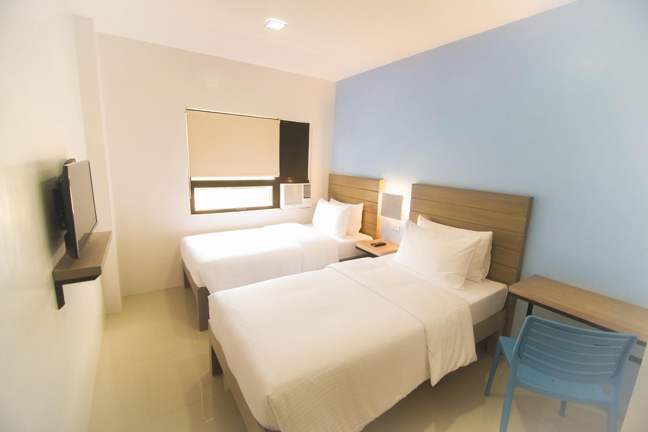 Felix Residences Cebu Extérieur photo