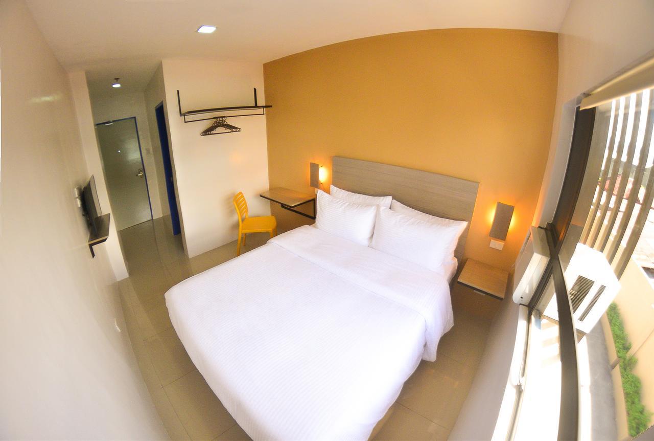 Felix Residences Cebu Extérieur photo